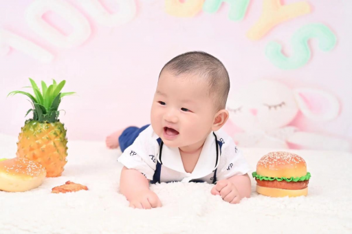 陕西宝宝在妈妈肚子里